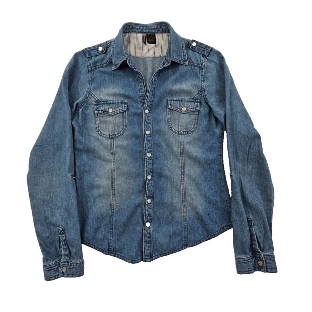 Passport Medium Wash Denim Shirt Women's Medium Pearl Snap Buttons‎ EUC Western